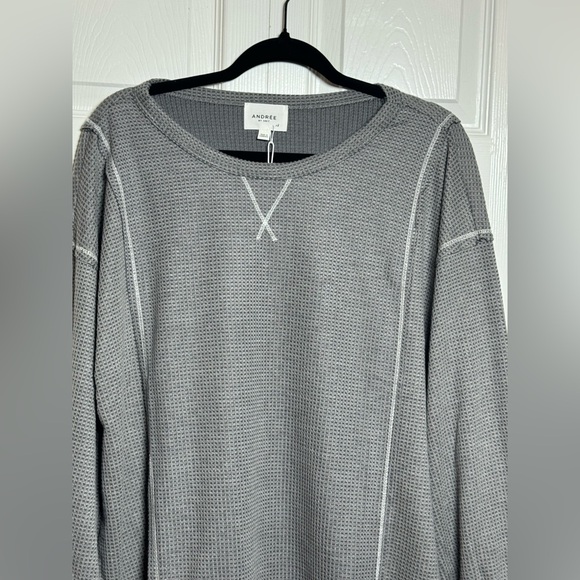 ANDREE BY UNIT Women's Gray Waffle Knit Crewneck Top - Picture 2 of 7